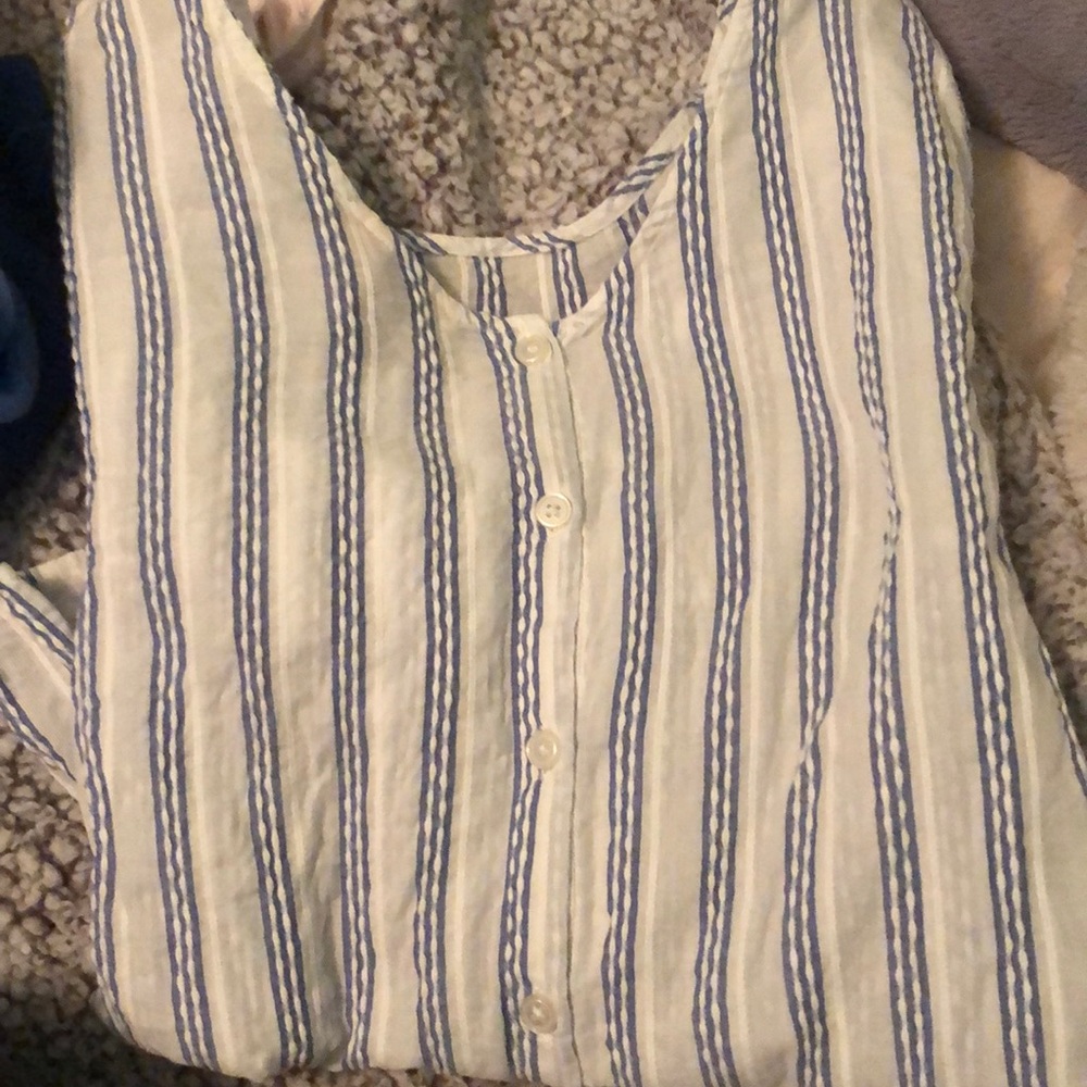 Button down - Picture 2 of 2